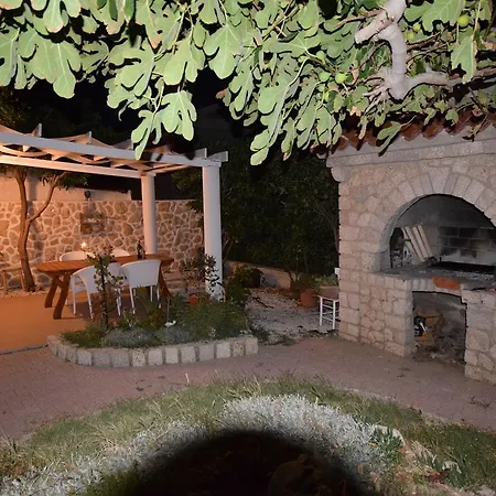 Comfortable With Balcony Apartment Pag Town
